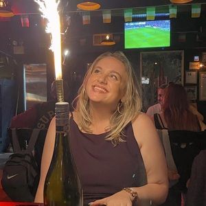 Meet your Posher, Elizabeth